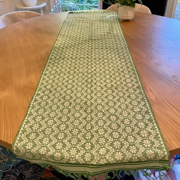 Inabel bed or table runner, green from the Philippines - Picture 3 of 4